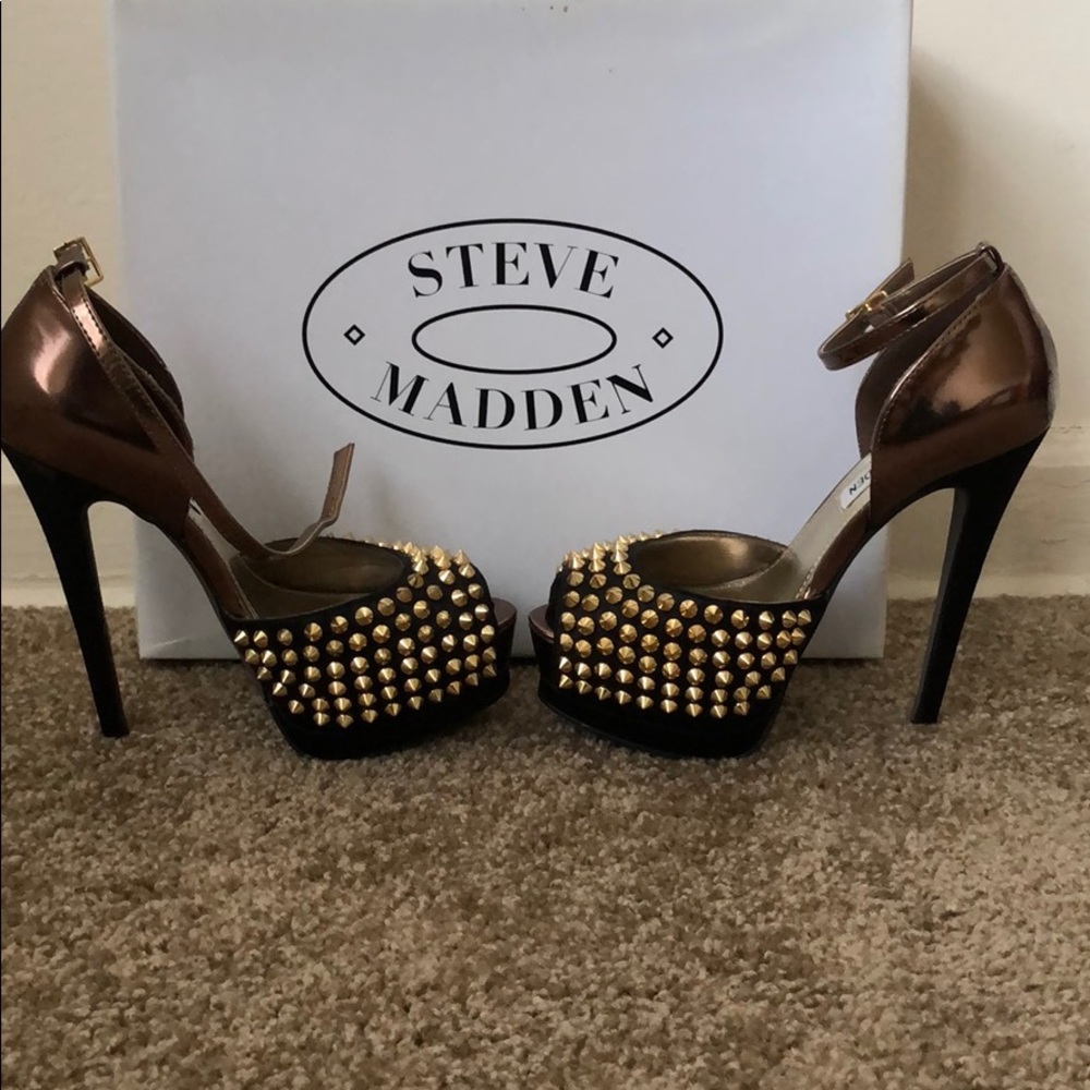 Steve Madden Studded Pumps 5 1/2